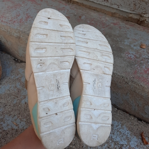 🌟 UGG Treadlite Annetta Gold Slip-On Sneakers size 10 - Picture 5 of 7